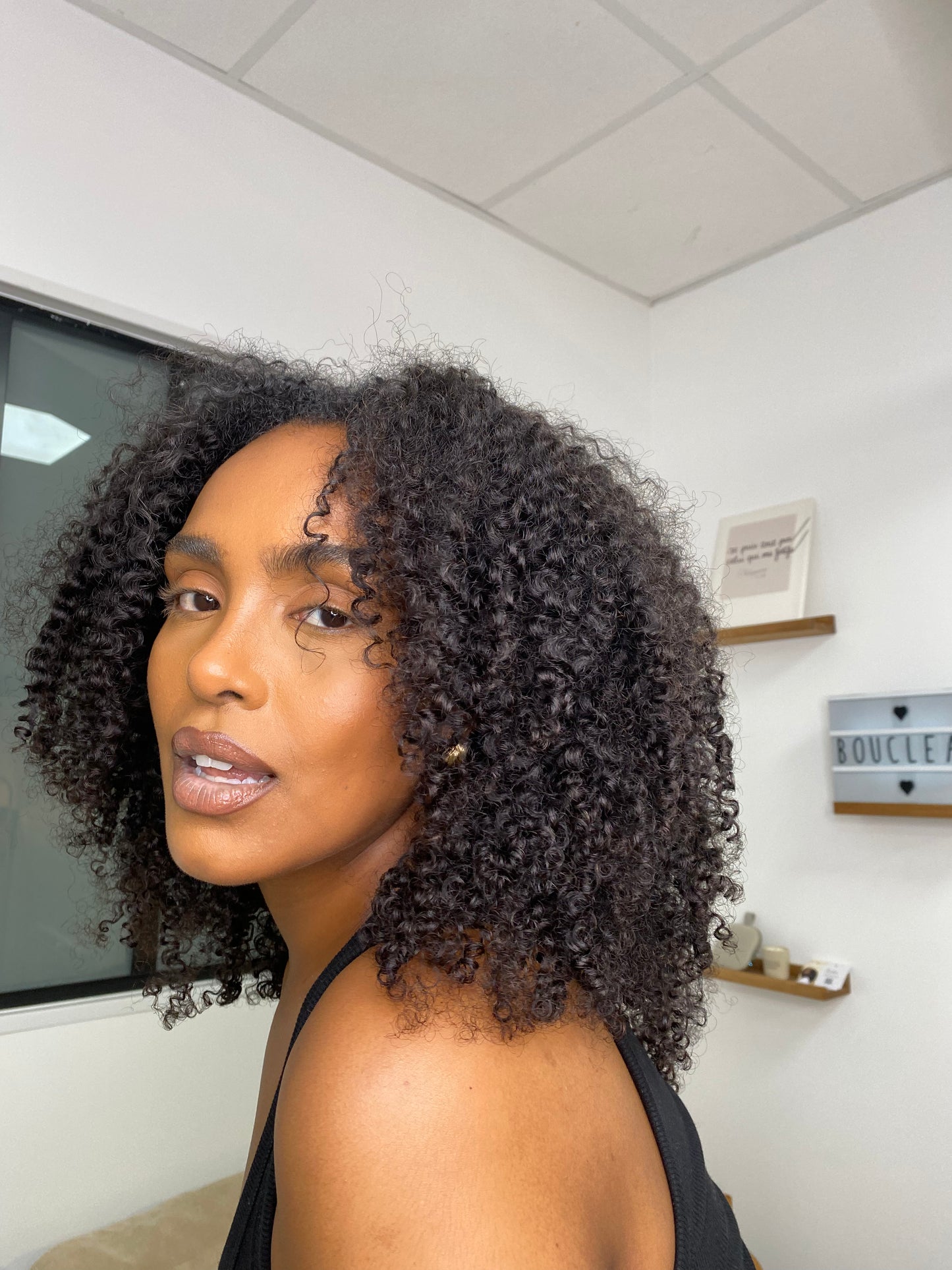Carolina V-part wig